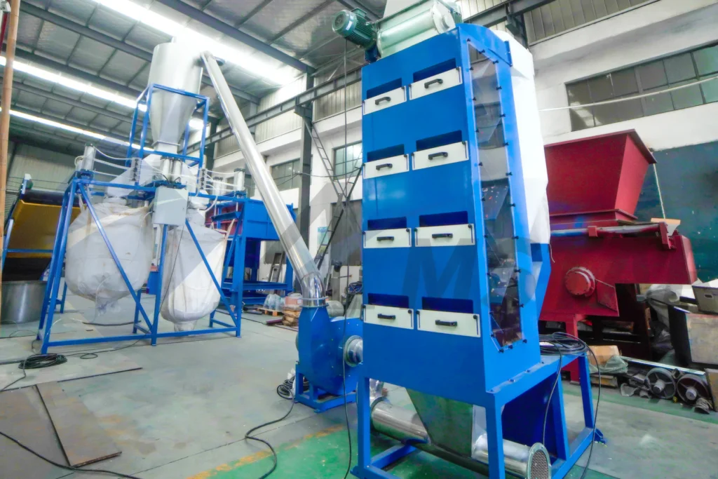 Label Separator – vertical separation column beside collection bags