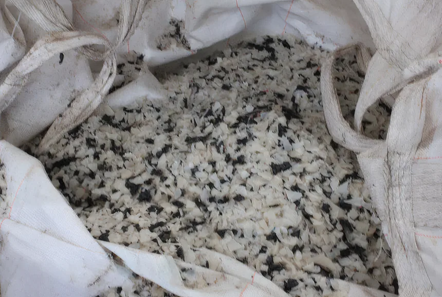 吨袋中的塑料管材碎料