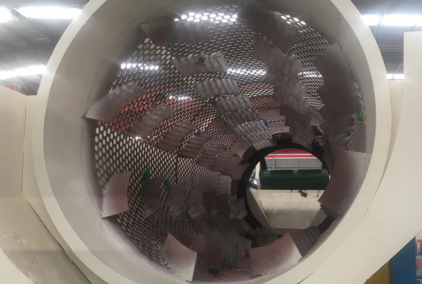 Trommel (2018 model) – inside the perforated drum with lifting blades
