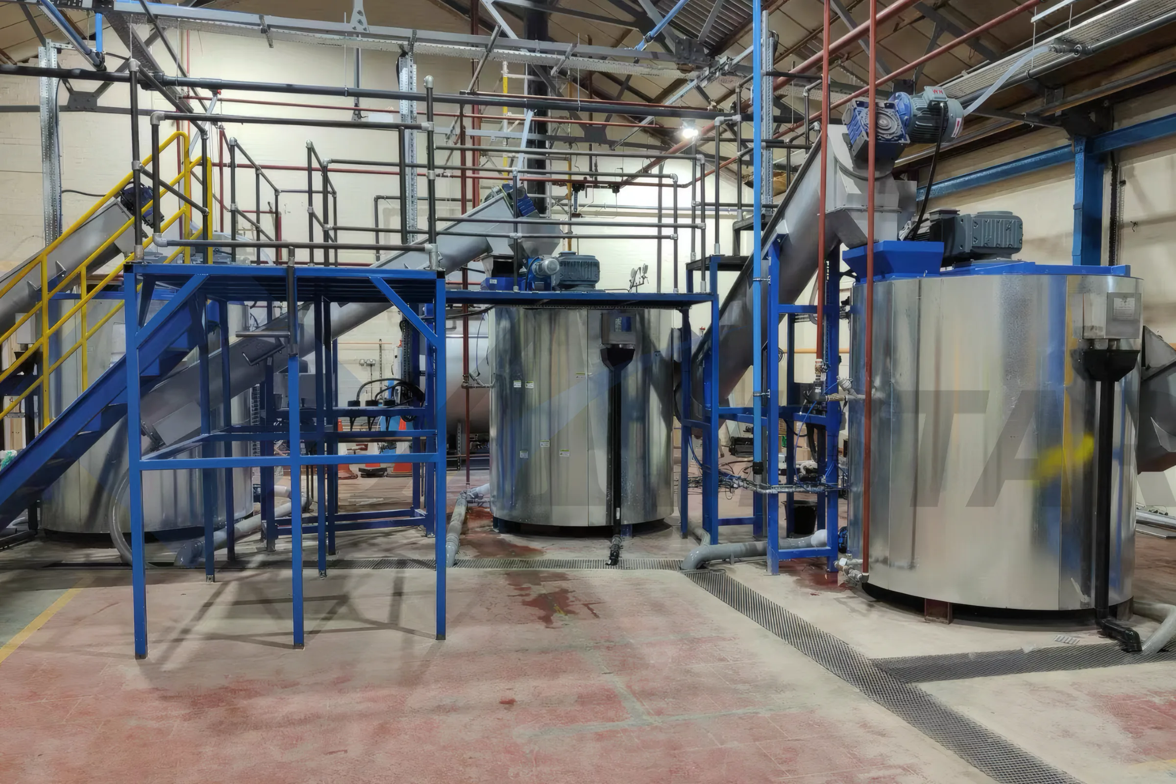 PET Flakes Continuous-Running Hot Washer – stainless washing vessels beneath the access platform