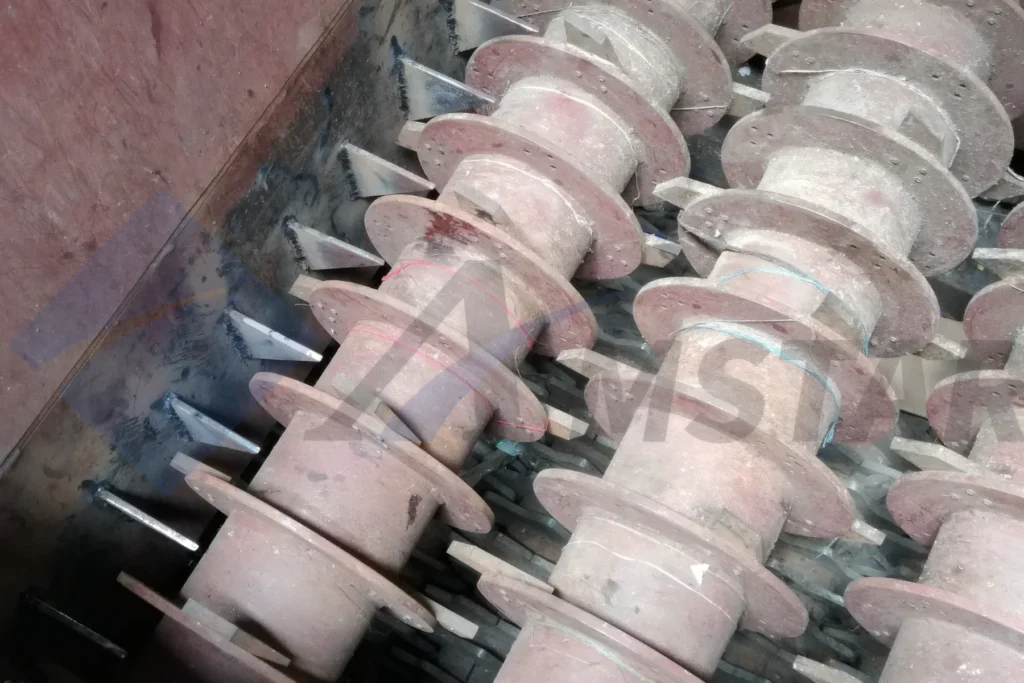 Debaler Machine (2018 Model) – toothed shafts inside the bale opening chamber