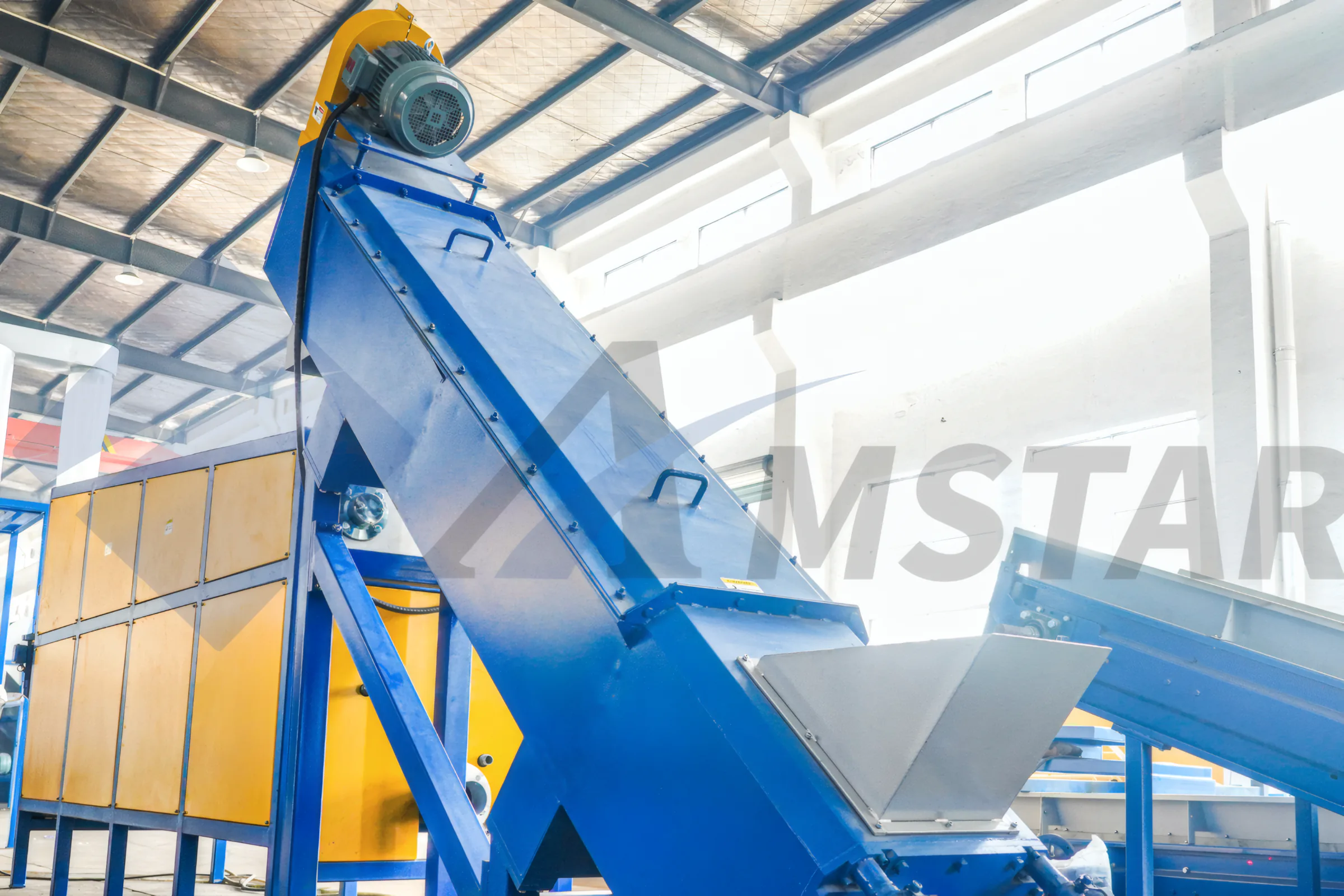 Screw Type Friction Washer – inclined screw housing with motor and feed hopper
